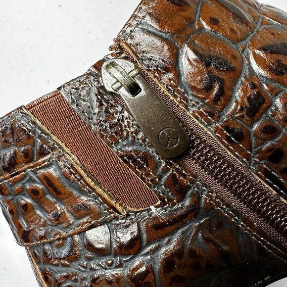 Donald J Pliner Loni Brown Croc Embossed Leather Ankle Kitten Heel Boot Mob Wife - Picture 8 of 11